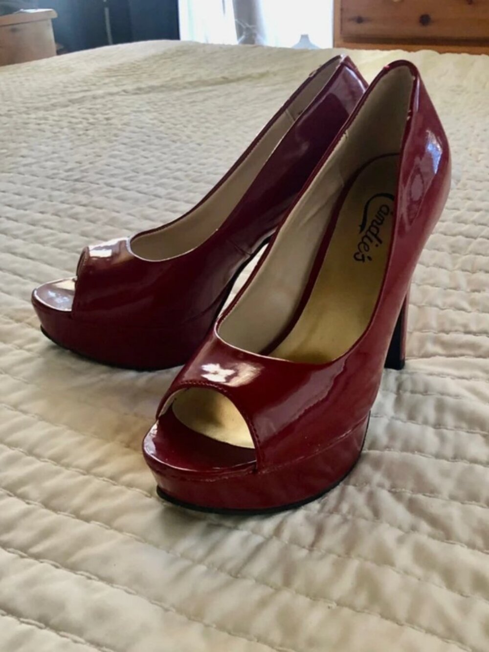 Candies Red High Heels, size 6 - Picture 1 of 4